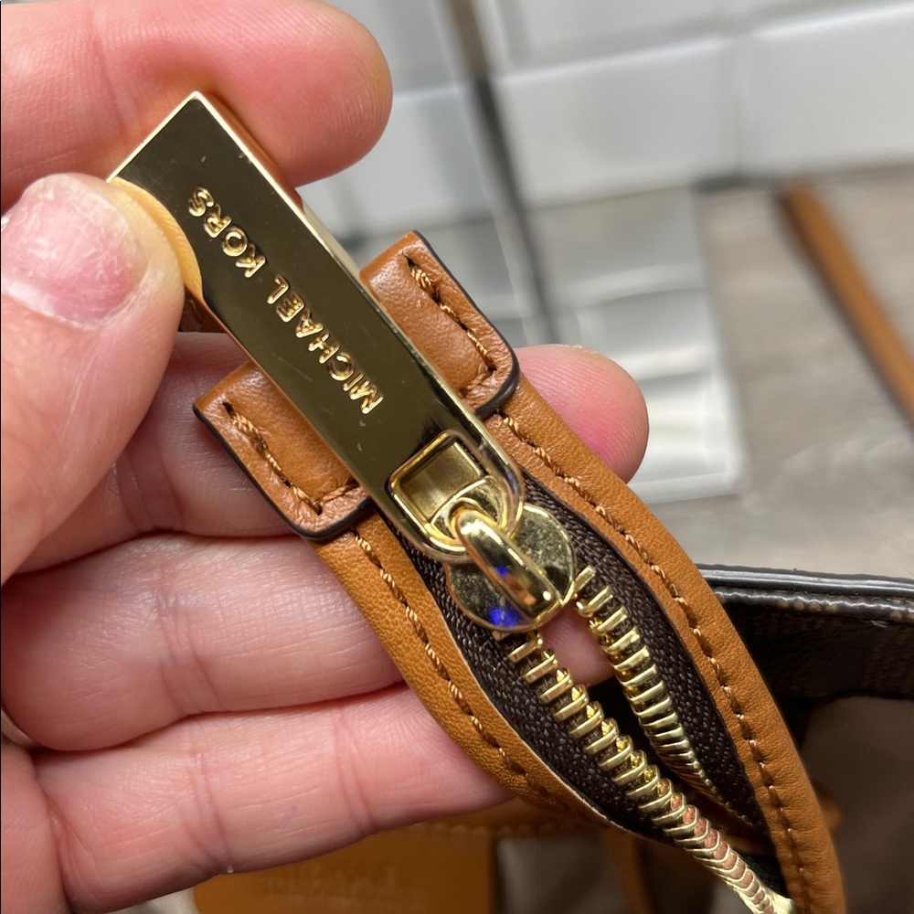 1184 Michael Kors lazer cut tote and wallet set 259031184 - Picture 8 of 16